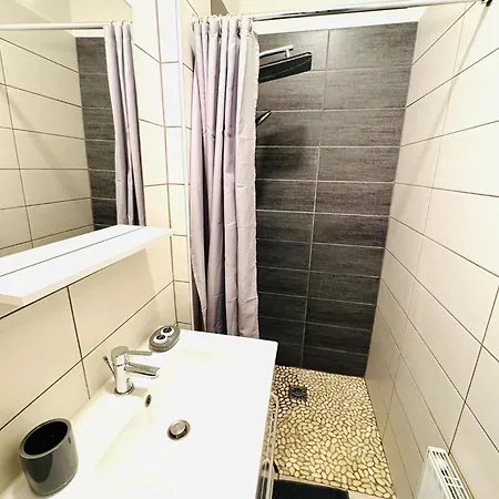 A 2 Pas De La Cosy Et Super Equipe