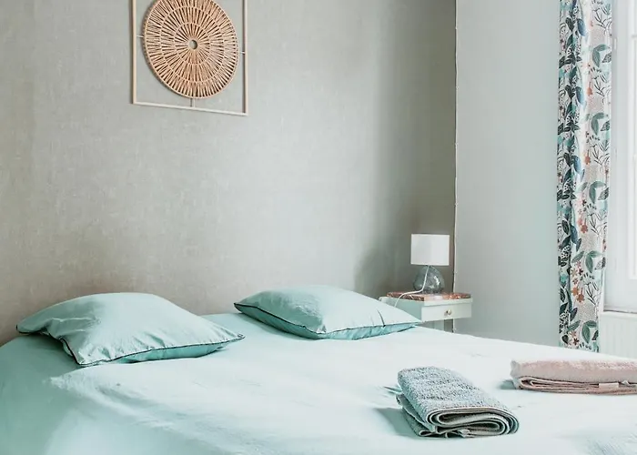 A 2 Pas De La Cosy Et Super Equipe *