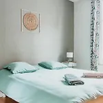 A 2 Pas De La Cosy Et Super Equipe *