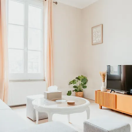 A 2 Pas De La Cosy Et Super Equipe *